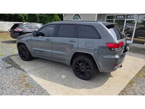 Gray 2019 Jeep Grand Cherokee Altitude