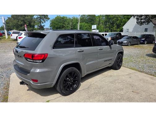Gray 2019 Jeep Grand Cherokee Altitude