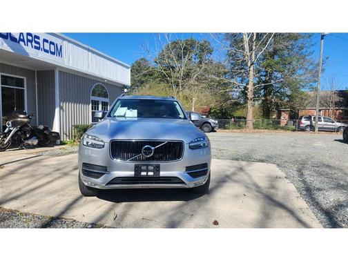 2018 Volvo XC90 T6 Momentum