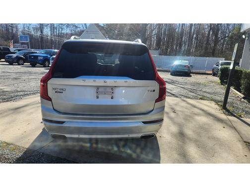 2018 Volvo XC90 T6 Momentum