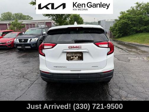 2023 GMC Terrain SLE
