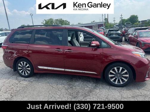 2020 Toyota Sienna Limited Premium