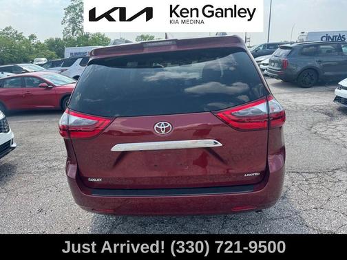 2020 Toyota Sienna Limited Premium