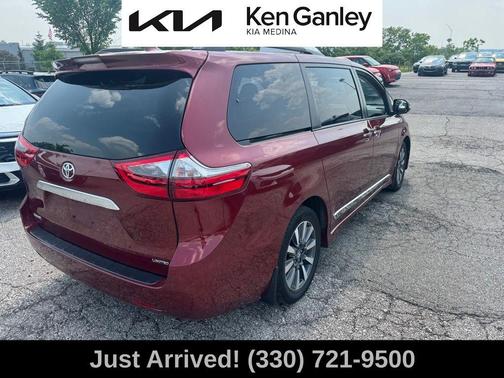 2020 Toyota Sienna Limited Premium