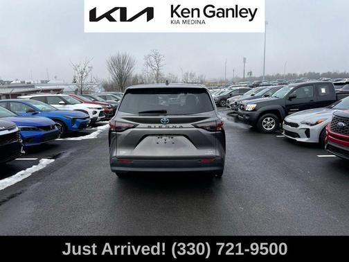 2024 Toyota Sienna XLE