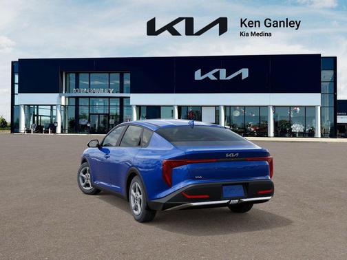 2025 Kia K4 LXS