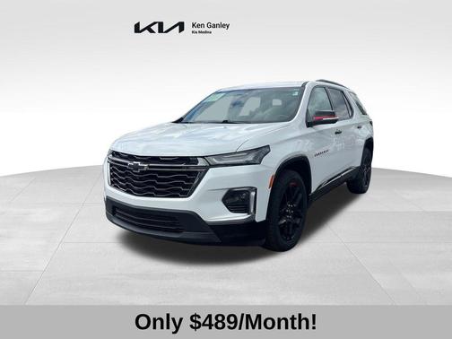 Summit White 2023 Chevrolet Traverse Premier