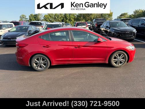 2017 Hyundai ELANTRA SE