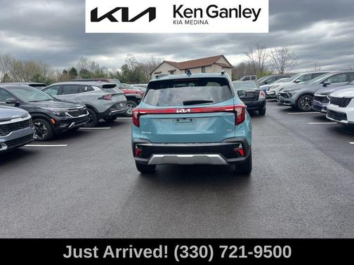 Blue 2024 Kia Seltos SX