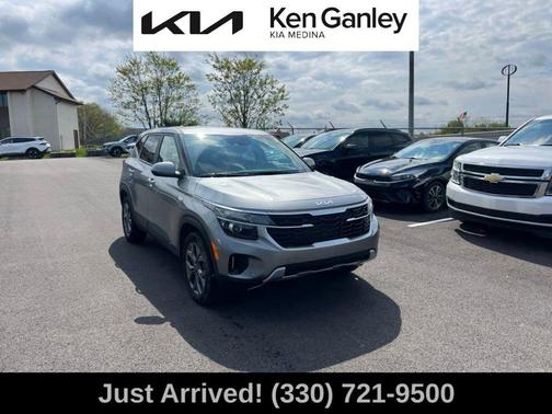 Steel Gray 2024 Kia Seltos LX