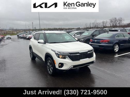 Snow White Pearl 2024 Kia Seltos S