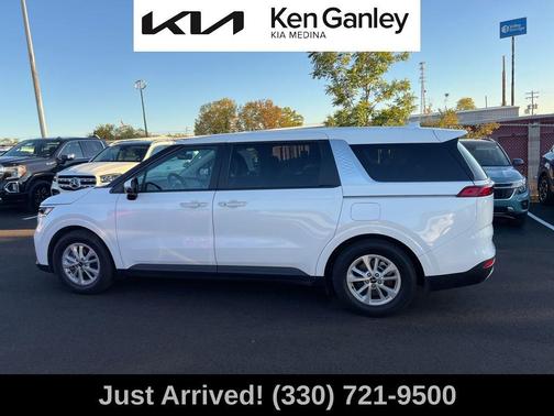 2024 Kia Carnival LX