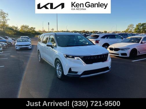 2024 Kia Carnival LX