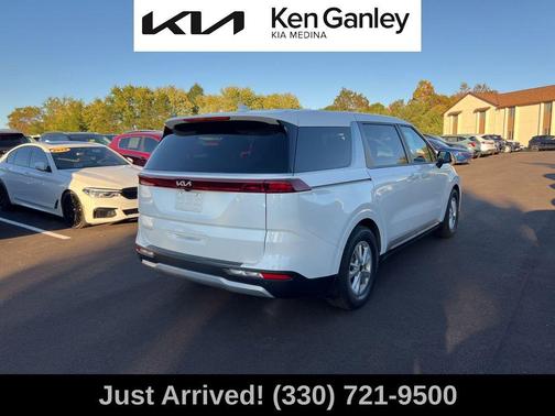 2024 Kia Carnival LX