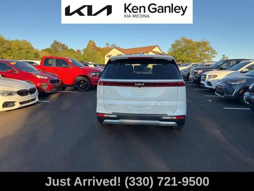 2024 Kia Carnival LX