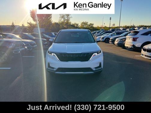 2024 Kia Carnival LX