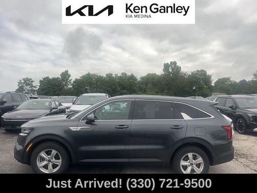 2022 Kia Sorento LX
