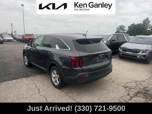 2022 Kia Sorento LX