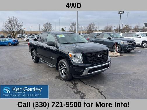 2023 Nissan Titan SV