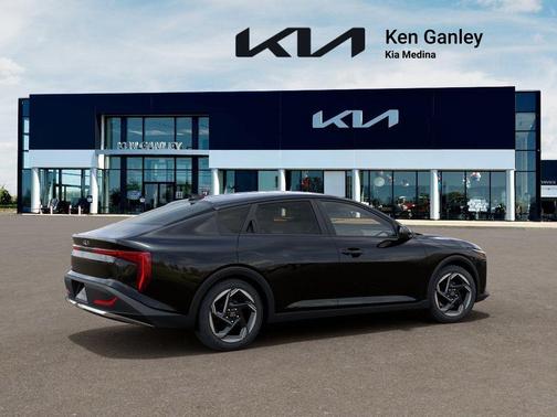 AURORABLACKPEAR 2026 Kia K4 EX