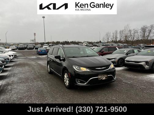 2021 Chrysler Pacifica Touring-L