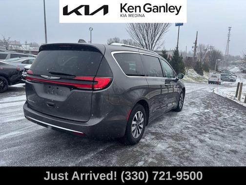 2021 Chrysler Pacifica Touring-L