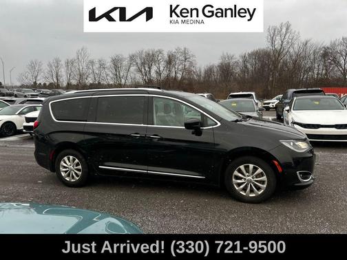 2021 Chrysler Pacifica Touring-L