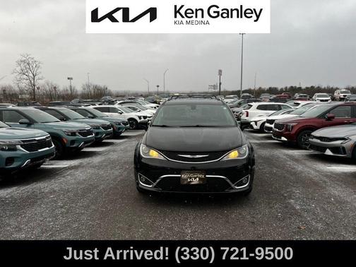 2021 Chrysler Pacifica Touring-L