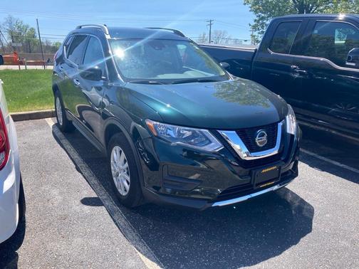 Photo 2 of 2 of 2020 Nissan Rogue SV