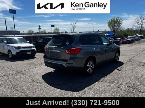 2020 Nissan Pathfinder SL