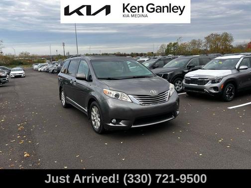 2017 Toyota Sienna XLE