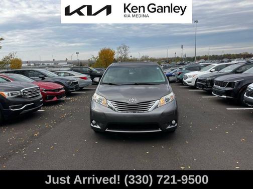 2017 Toyota Sienna XLE