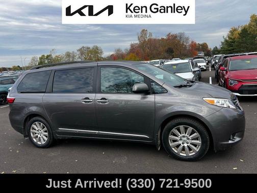 2017 Toyota Sienna XLE