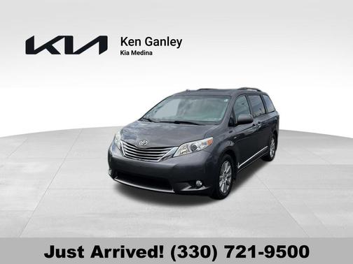 2017 Toyota Sienna XLE