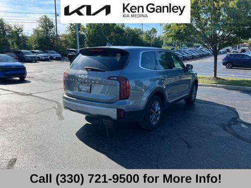 Everlasting Silver 2024 Kia Telluride LX