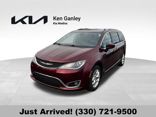 2017 Chrysler Pacifica Touring-L Plus