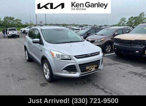 Magnetic 2016 Ford Escape SE