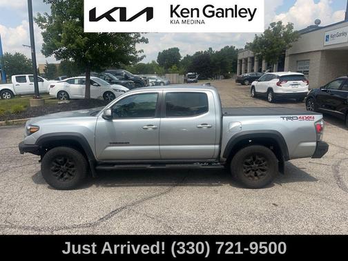 2022 Toyota Tacoma SR