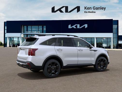 Glacial White Pearl 2026 Kia Sorento X-Line SX