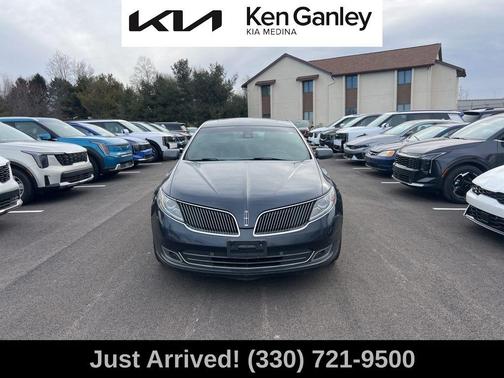 2014 Lincoln MKS Base