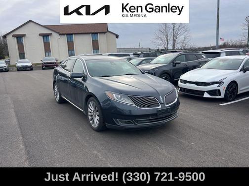2014 Lincoln MKS Base