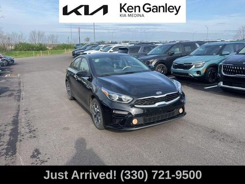Aurora Black Pearl 2021 Kia Forte LXS