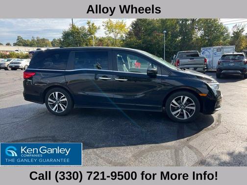 Crystal Black Pearl 2024 Honda Odyssey Touring