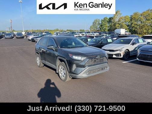 2022 Toyota RAV4 LE