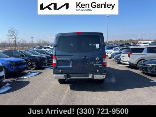 2017 Nissan NV Passenger NV3500 HD SV V6/SV V8
