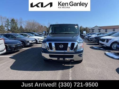 2017 Nissan NV Passenger NV3500 HD SV V6/SV V8