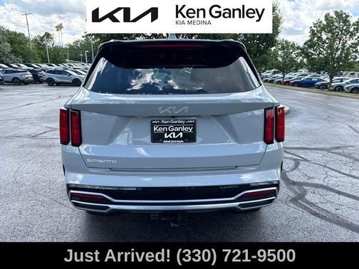 Wolf Gray 2023 Kia Sorento SX