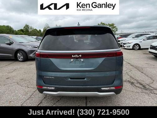 2024 Kia Carnival EX