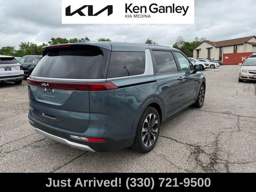 2024 Kia Carnival EX