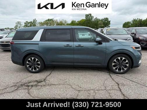 2024 Kia Carnival EX